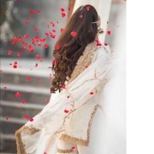 Meet your Posher, Pari